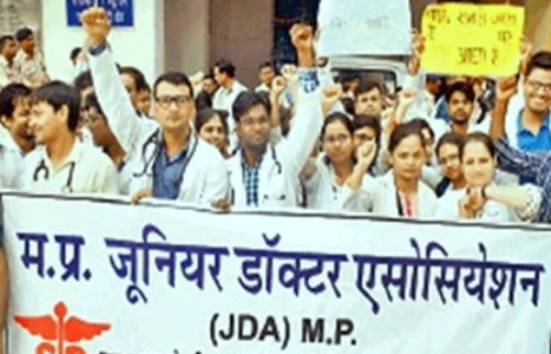 जूडा हड़ताल: 329 जूनियर डॉक्टर्स पर एफ़आईआर की तैयारी