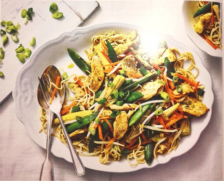 Stir-fried chicken with crisp vegetables