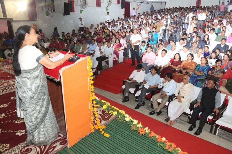 Universities should redress students’ problems immediately: Governor
