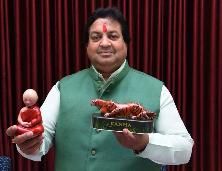 MP Tourism to be identified by tin-toys in European countries