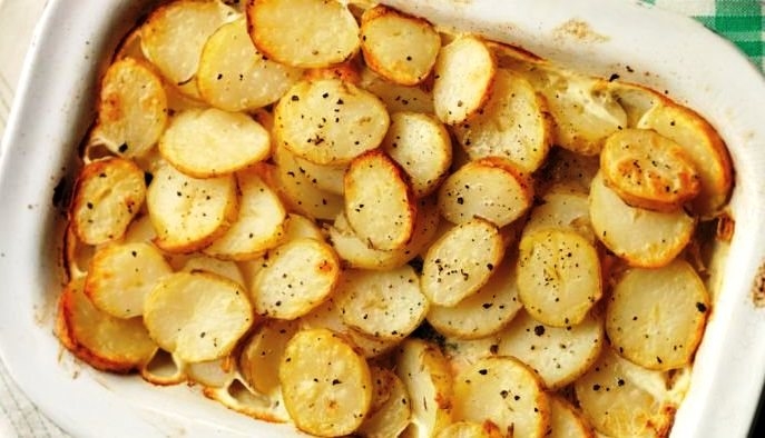 Potatoes lyonnaise