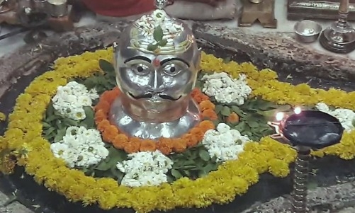 झूठे आरोपों से मुक्ति के लिए मकर राशि के जातक करें ‘इस’ ज्योतिर्लिंग की पूजा