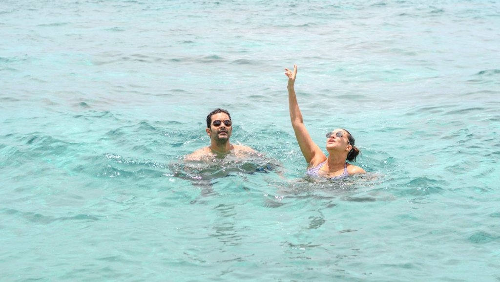 Look, How Neha Dhupia enjoying holiday with Hubby at Maldives