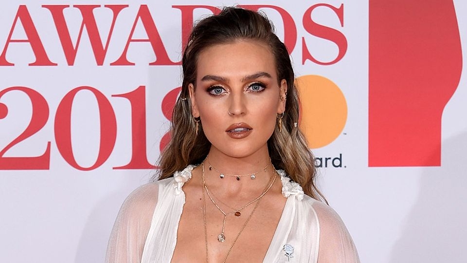  Perrie Edwards s learning to love her freckles 