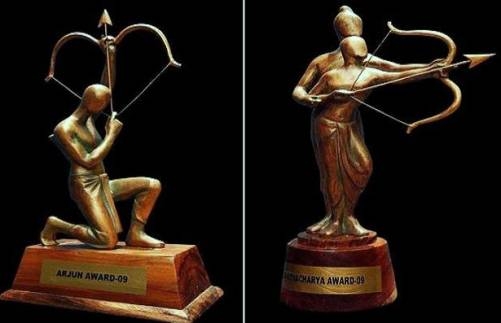 आप भी जानिए रिवॉर्ड और अवॉर्ड में अंतर