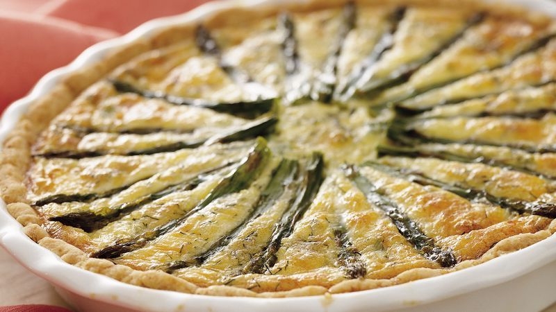 Smoked salmon and asparagus quiche
