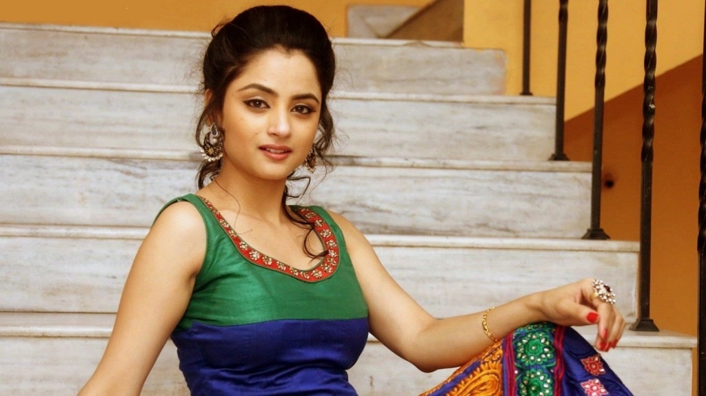 Bhopal based TV actress ‘Madirakshi Mundle’ to play draupadi in Star Plus new show ‘Karnsangini’