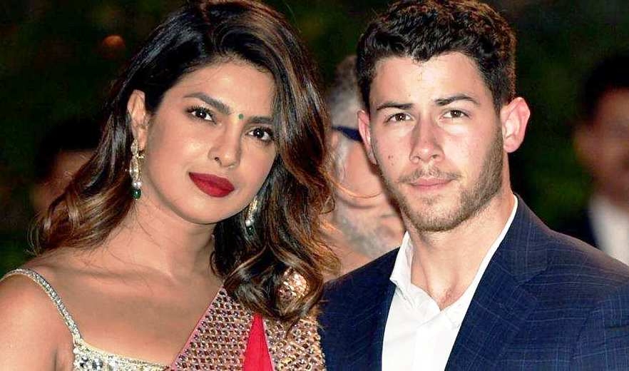 It’s Official Now; Priyanka-Nick shared romantic pictures of after engagement