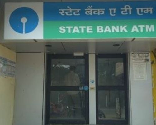 एसबीआई के 18,135 एटीएम नये नोट देने में असमर्थ, जनता हो रही परेशान