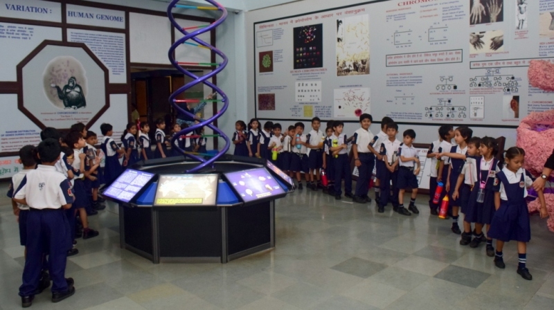 Students visit IGRMS