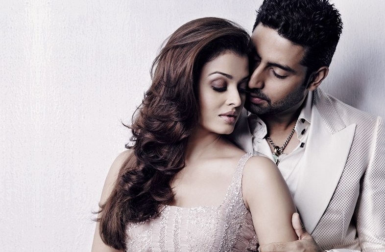 Aishwarya 'Gulab Jamun' Treat with Hubby Abhishek!  