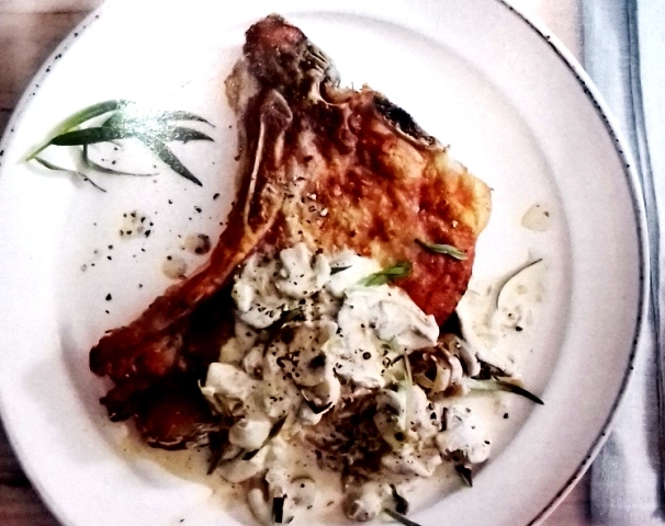 Veal chops with mushrooms and cream