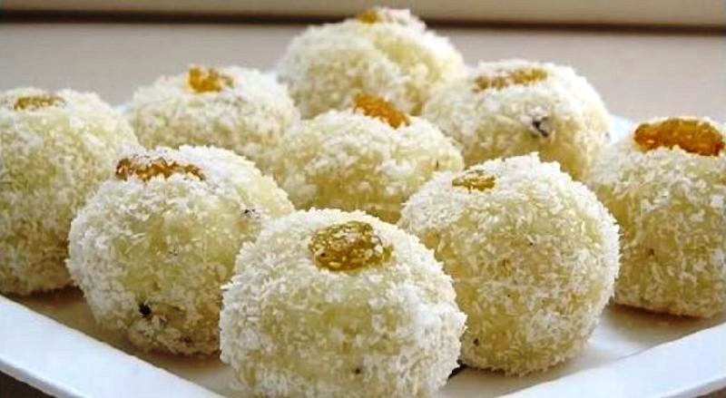 Nariyal Laddoo