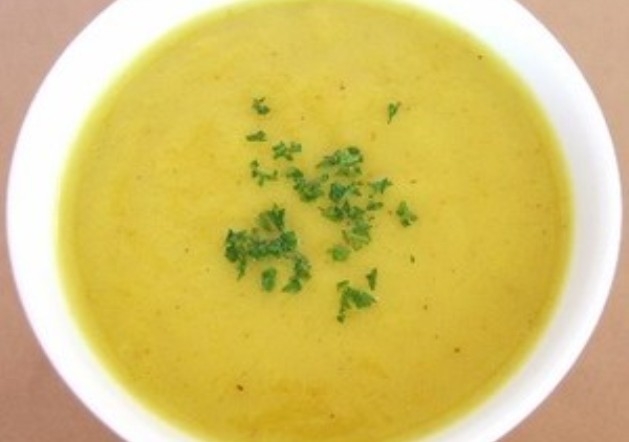 Curried parsnip soup