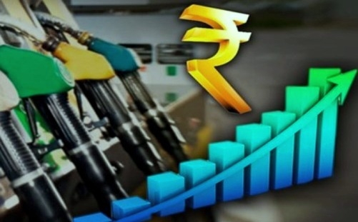 सरकार के हाथ से निकली तेल अर्थव्यस्था, दो दिन में 50 पैसे प्रति लीटर महंगा हुआ पेट्रोल-डीज़ल