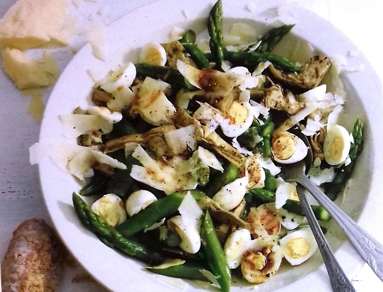 Asparagus and quails egg salad