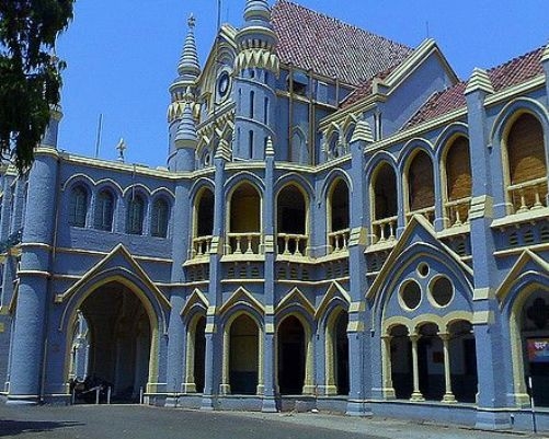 जानिए मध्य प्रदेश में हाईकोर्ट से टकराव के मूड में क्यों हैं वकील	