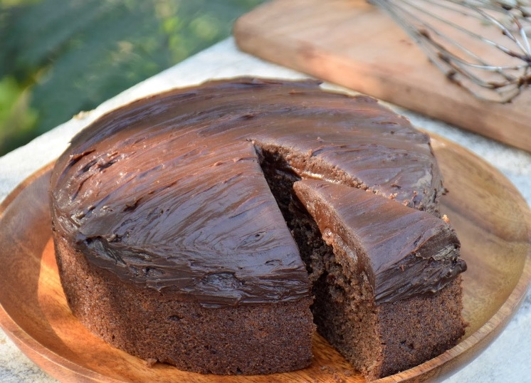 Eggless Chocolate Banana Cake 