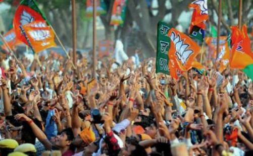 कार्यकर्ता महाकुम्भ से पहले भाजपा की ‘फज़ीहत’, बस ऑपरेटर्स ने बसें देने से किया ‘इनकार’