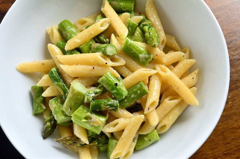 Penne with asparagus