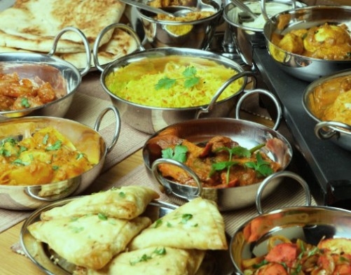 कोशिश करें कि अपनी राशि के अनुसार ही करें भोजन