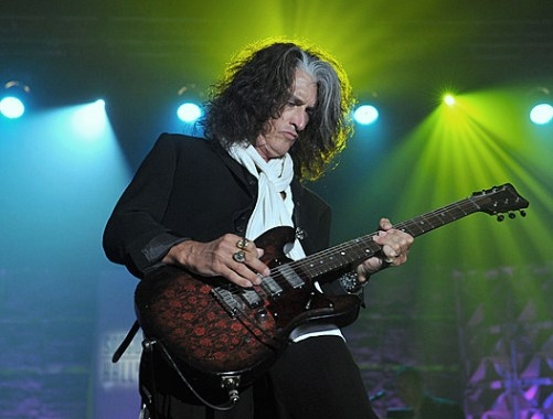 Aerosmith's Joe Perry rushed to hospital 