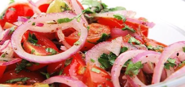Tomato and onion salad