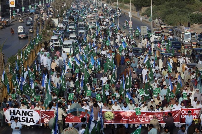  Blasphemy protests: Pakistan court refuses to try Islamists 