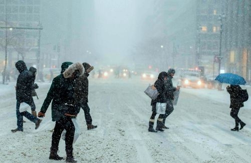  First snow in New York causes traffic disruption 