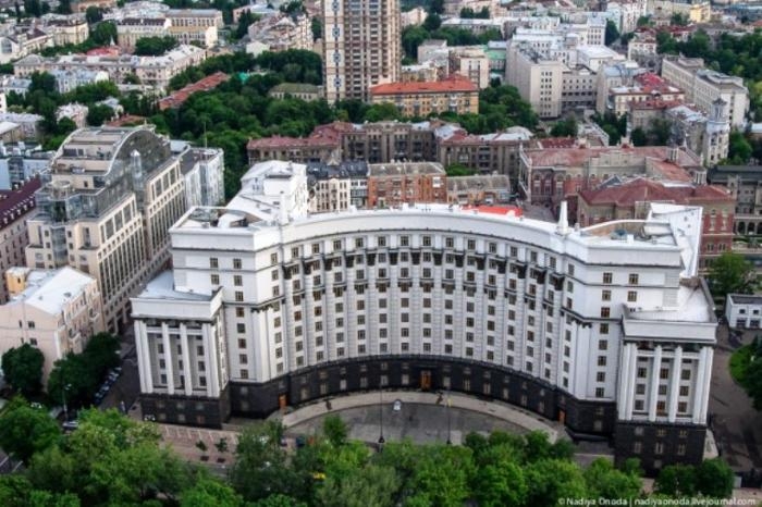  Ukraine bars Russian men aged 16-60 from entering country 