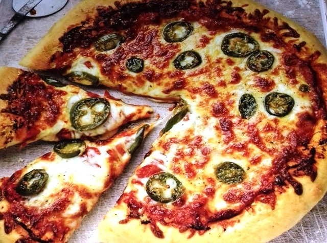 Spicy deep-pan pizza