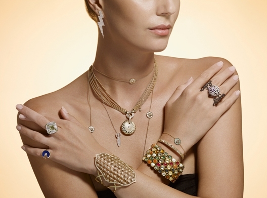  Step-up your style game with modern jewellery 