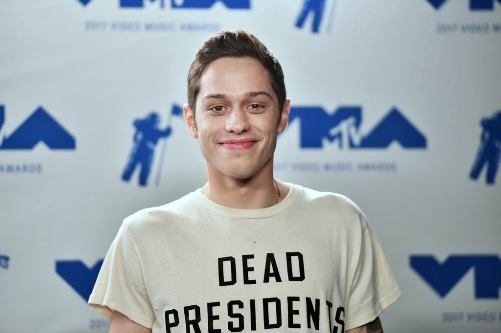 Pete Davidson 'enjoying being single' 