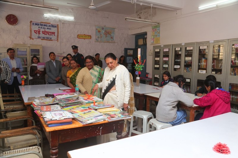 Teachers are ideals of students: Governor Patel