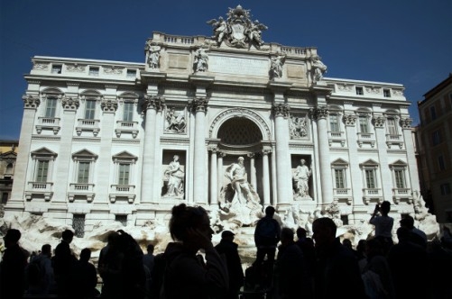  Row erupts over coins from Rome's Trevi fountain 