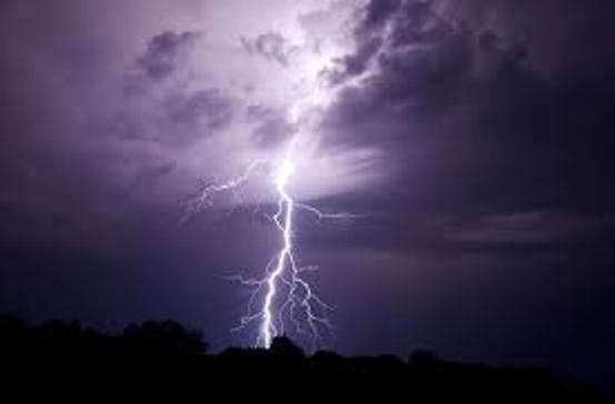  Thousands of lightning strikes spark wildfires in Australia 