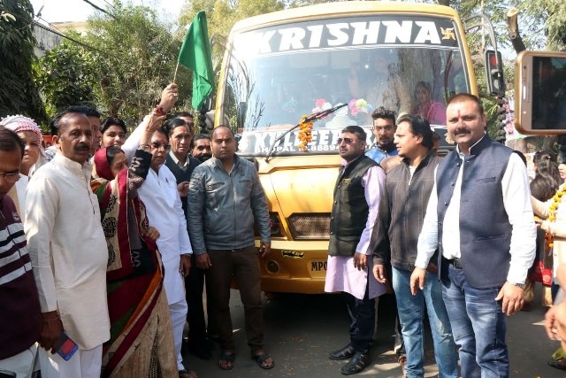 Minister Sharma flags off Teerth Yatris’ bus