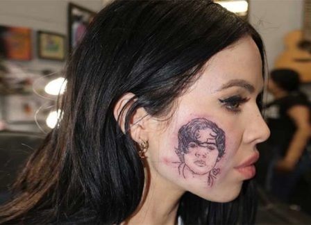  Kelsy Karter gets Harry Styles' face tattooed on her cheek 