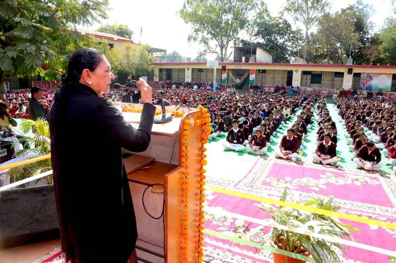 Students should make efforts to become good citizen : Governor Patel