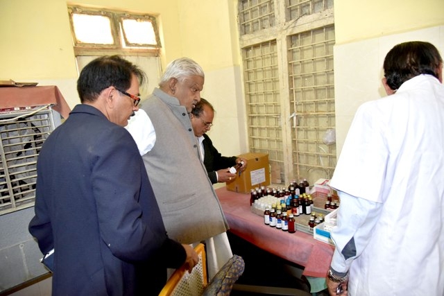Minister Aqueel inspect Karond hospital