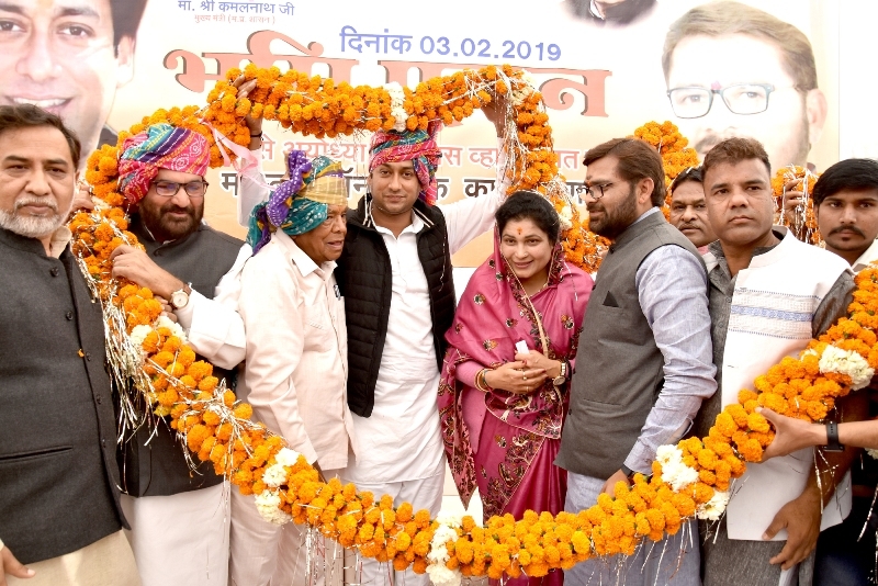 Minister Jaivardhan Singh performs Bhoomi Poojan of Road from Sonagiri to Bypass