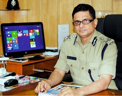 जानिए कौन हैं आईपीएस राजीव कुमार जिनको लेकर मचा है बवाल?
