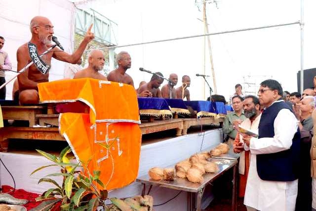 Centre should confer Bharat Ratna on Acharya Vidyasagar Ji Maharaj -Minister Sharma