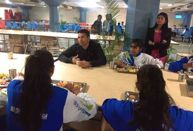 Sports Minister Patwari conducts surprise inspection of T.T. Nagar Stadium’s Canteen