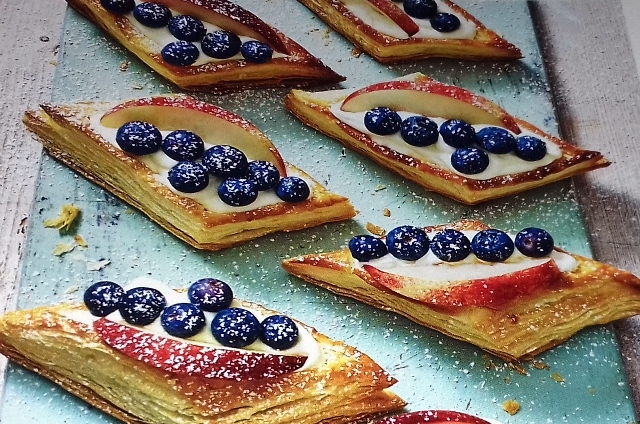 Blueberry puffs