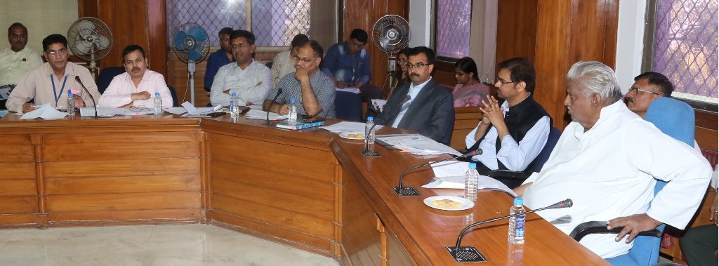 Make plan to provide jobs through small industries: Minister Arif Aqueel