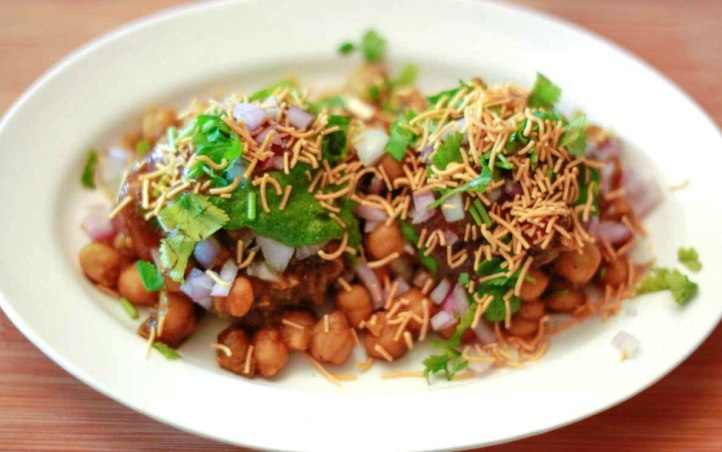 2 Minute recipes: Tasty Aloo-Chana Chat