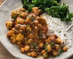 Baked vegetables with marinated tofu and chickpeas
