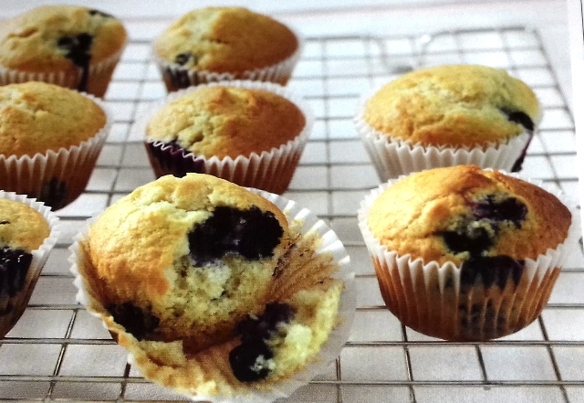 Blueberry and vanilla muffins