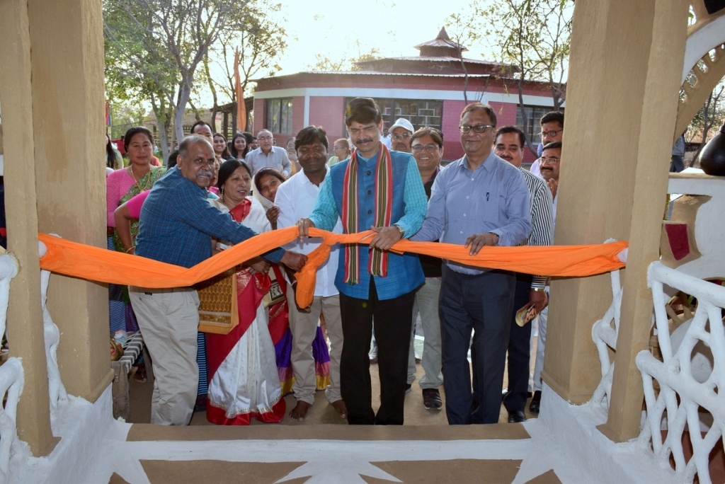 Exhibition – Kumhar Para inaugurated at IGRMS